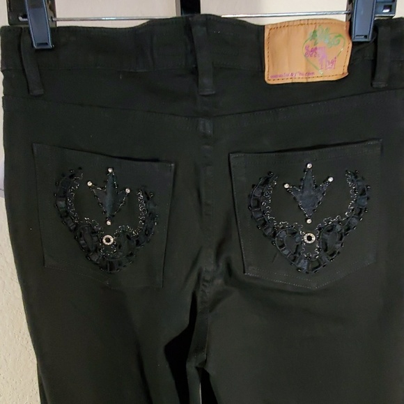 Sassy Thai Jeans - Picture 4 of 8